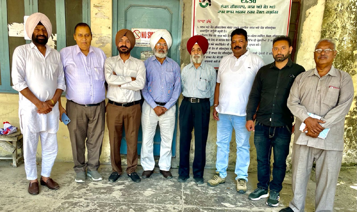 The monthly meeting of Doaba Sahitya Sabha registered Garshankar was held under the chairmanship of President Bikar Singh